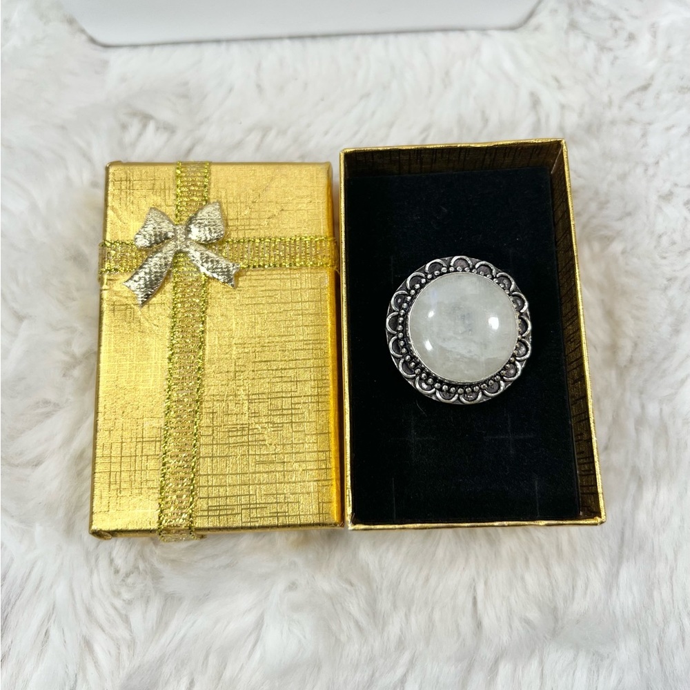 Moonstone 925 Gemstone Circle Ring size 8.25 - Picture 4 of 6